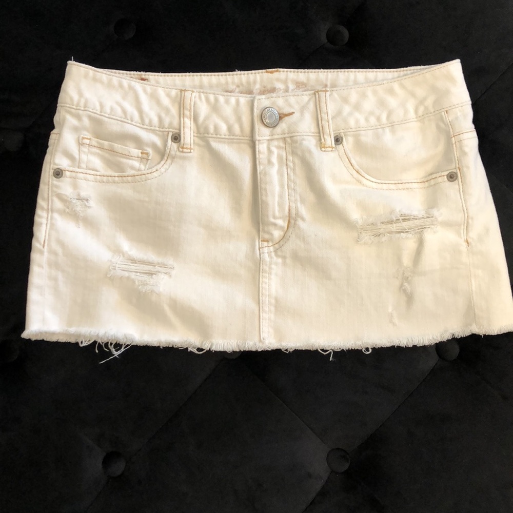 American Eagle Size 4 Cream Jean Skirt